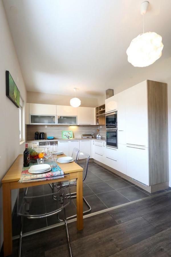 Luxury Apartment Rougemarin Pakostane Ngoại thất bức ảnh