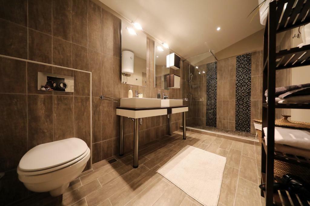 Luxury Apartment Rougemarin Pakostane Ngoại thất bức ảnh